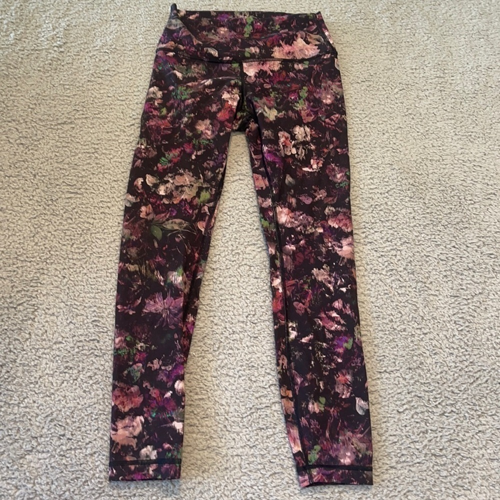 Lululemon Wunder Under High-Rise Tight 25" *Full-On Luxtreme floral size 6